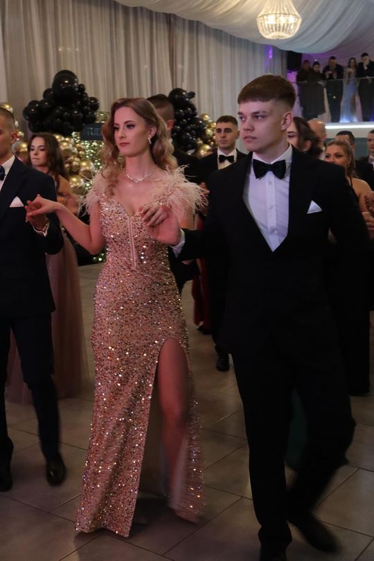 Chełm. Studniówka Zespołu Szkół Ekonomicznych i Mundurowych [GALERIA ZDJĘĆ]