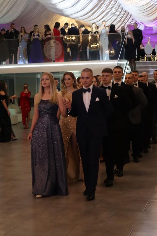 Chełm. Studniówka Zespołu Szkół Ekonomicznych i Mundurowych [GALERIA ZDJĘĆ]