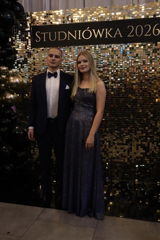 Chełm. Studniówka Zespołu Szkół Ekonomicznych i Mundurowych [GALERIA ZDJĘĆ]