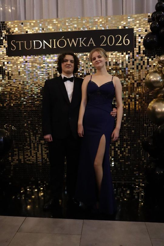 Chełm. Studniówka Zespołu Szkół Ekonomicznych i Mundurowych [GALERIA ZDJĘĆ]