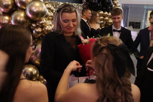 Chełm. Studniówka Zespołu Szkół Ekonomicznych i Mundurowych [GALERIA ZDJĘĆ]