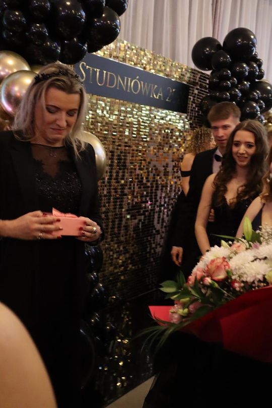 Chełm. Studniówka Zespołu Szkół Ekonomicznych i Mundurowych [GALERIA ZDJĘĆ]