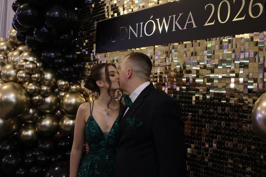 Chełm. Studniówka Zespołu Szkół Ekonomicznych i Mundurowych [GALERIA ZDJĘĆ]