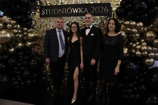 Chełm. Studniówka Zespołu Szkół Ekonomicznych i Mundurowych [GALERIA ZDJĘĆ]