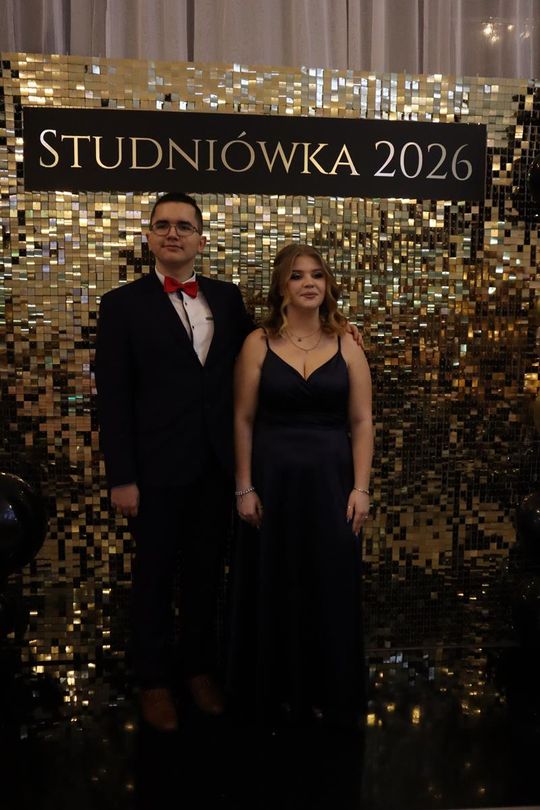 Chełm. Studniówka Zespołu Szkół Ekonomicznych i Mundurowych [GALERIA ZDJĘĆ]