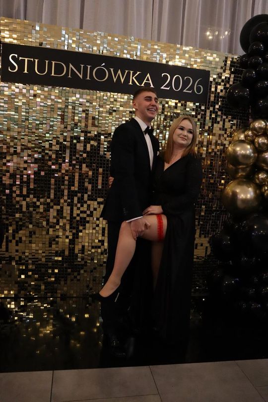 Chełm. Studniówka Zespołu Szkół Ekonomicznych i Mundurowych [GALERIA ZDJĘĆ]