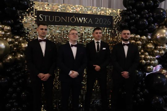 Chełm. Studniówka Zespołu Szkół Ekonomicznych i Mundurowych [GALERIA ZDJĘĆ]