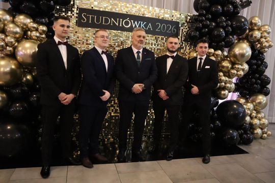 Chełm. Studniówka Zespołu Szkół Ekonomicznych i Mundurowych [GALERIA ZDJĘĆ]