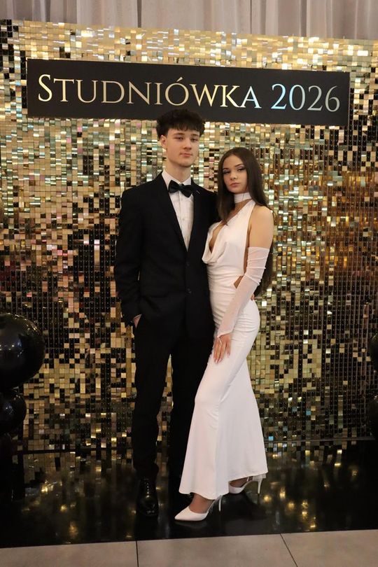 Chełm. Studniówka Zespołu Szkół Ekonomicznych i Mundurowych [GALERIA ZDJĘĆ]