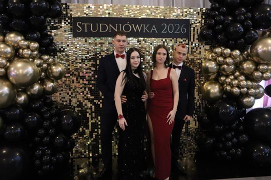 Chełm. Studniówka Zespołu Szkół Ekonomicznych i Mundurowych [GALERIA ZDJĘĆ]