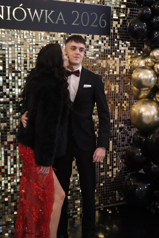 Chełm. Studniówka Zespołu Szkół Ekonomicznych i Mundurowych [GALERIA ZDJĘĆ]