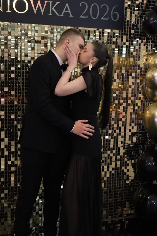 Chełm. Studniówka Zespołu Szkół Ekonomicznych i Mundurowych [GALERIA ZDJĘĆ]