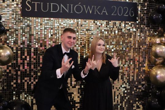 Chełm. Studniówka Zespołu Szkół Ekonomicznych i Mundurowych [GALERIA ZDJĘĆ]