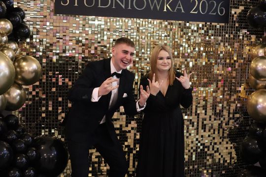 Chełm. Studniówka Zespołu Szkół Ekonomicznych i Mundurowych [GALERIA ZDJĘĆ]