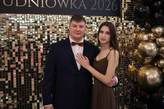 Chełm. Studniówka Zespołu Szkół Ekonomicznych i Mundurowych [GALERIA ZDJĘĆ]