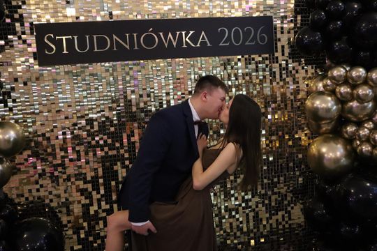 Chełm. Studniówka Zespołu Szkół Ekonomicznych i Mundurowych [GALERIA ZDJĘĆ]