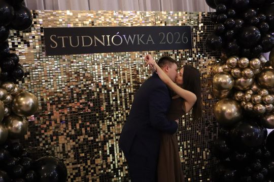 Chełm. Studniówka Zespołu Szkół Ekonomicznych i Mundurowych [GALERIA ZDJĘĆ]