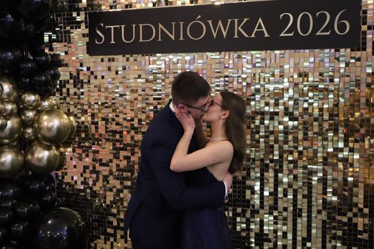 Chełm. Studniówka Zespołu Szkół Ekonomicznych i Mundurowych [GALERIA ZDJĘĆ]