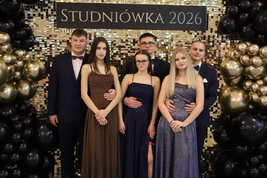 Chełm. Studniówka Zespołu Szkół Ekonomicznych i Mundurowych [GALERIA ZDJĘĆ]