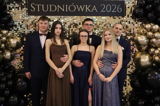 Chełm. Studniówka Zespołu Szkół Ekonomicznych i Mundurowych [GALERIA ZDJĘĆ]