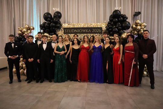 Chełm. Studniówka Zespołu Szkół Ekonomicznych i Mundurowych [GALERIA ZDJĘĆ]