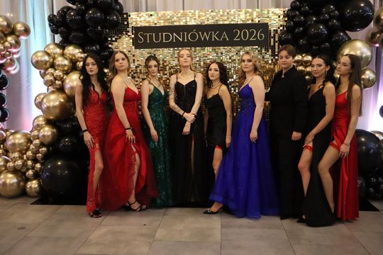 Chełm. Studniówka Zespołu Szkół Ekonomicznych i Mundurowych [GALERIA ZDJĘĆ]