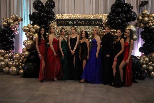 Chełm. Studniówka Zespołu Szkół Ekonomicznych i Mundurowych [GALERIA ZDJĘĆ]