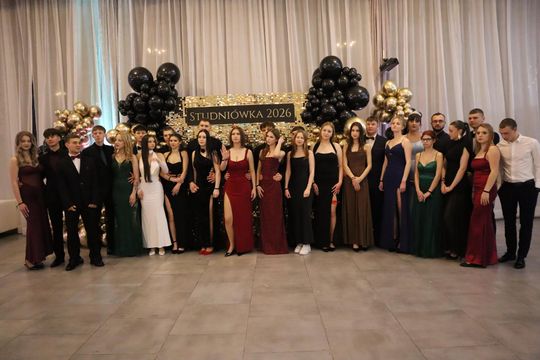 Chełm. Studniówka Zespołu Szkół Ekonomicznych i Mundurowych [GALERIA ZDJĘĆ]