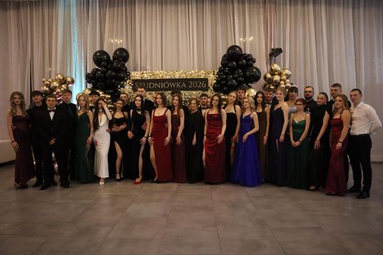 Chełm. Studniówka Zespołu Szkół Ekonomicznych i Mundurowych [GALERIA ZDJĘĆ]