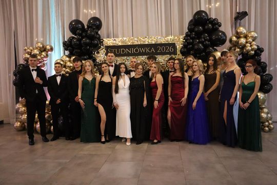 Chełm. Studniówka Zespołu Szkół Ekonomicznych i Mundurowych [GALERIA ZDJĘĆ]