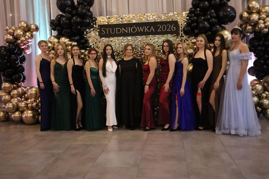 Chełm. Studniówka Zespołu Szkół Ekonomicznych i Mundurowych [GALERIA ZDJĘĆ]