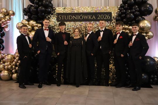 Chełm. Studniówka Zespołu Szkół Ekonomicznych i Mundurowych [GALERIA ZDJĘĆ]