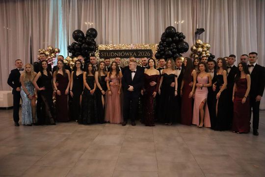 Chełm. Studniówka Zespołu Szkół Ekonomicznych i Mundurowych [GALERIA ZDJĘĆ]