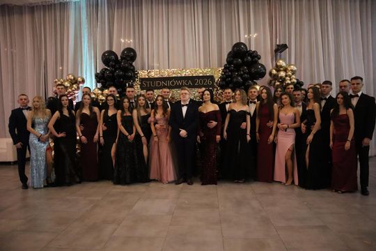 Chełm. Studniówka Zespołu Szkół Ekonomicznych i Mundurowych [GALERIA ZDJĘĆ]