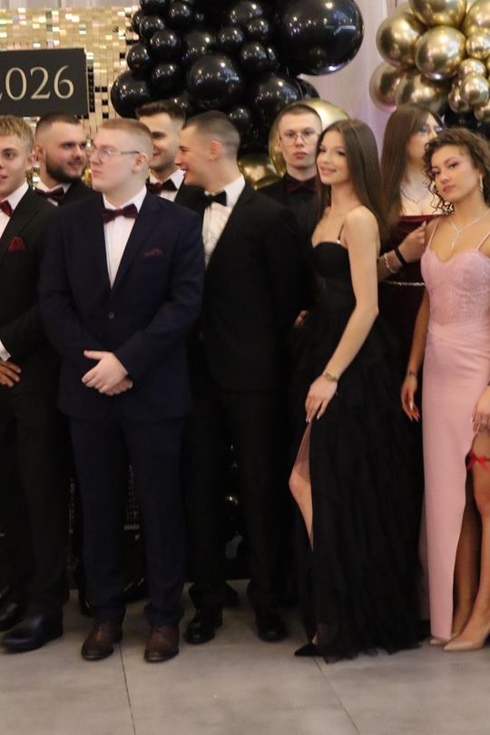 Chełm. Studniówka Zespołu Szkół Ekonomicznych i Mundurowych [GALERIA ZDJĘĆ]