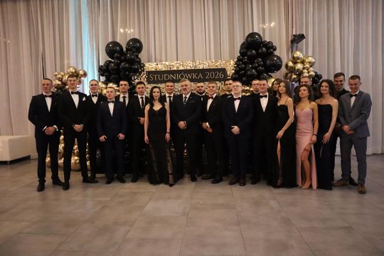 Chełm. Studniówka Zespołu Szkół Ekonomicznych i Mundurowych [GALERIA ZDJĘĆ]