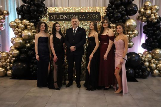 Chełm. Studniówka Zespołu Szkół Ekonomicznych i Mundurowych [GALERIA ZDJĘĆ]