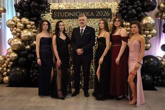 Chełm. Studniówka Zespołu Szkół Ekonomicznych i Mundurowych [GALERIA ZDJĘĆ]