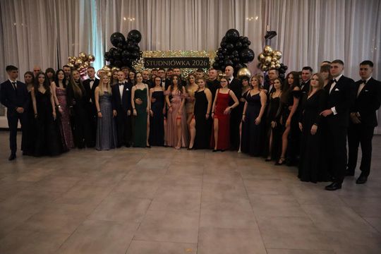 Chełm. Studniówka Zespołu Szkół Ekonomicznych i Mundurowych [GALERIA ZDJĘĆ]