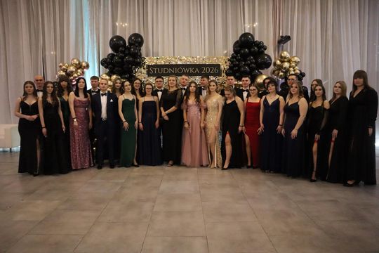 Chełm. Studniówka Zespołu Szkół Ekonomicznych i Mundurowych [GALERIA ZDJĘĆ]