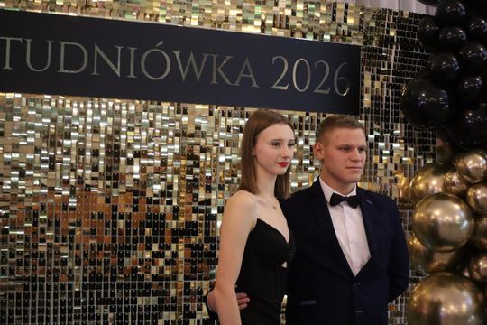 Chełm. Studniówka Zespołu Szkół Ekonomicznych i Mundurowych [GALERIA ZDJĘĆ]