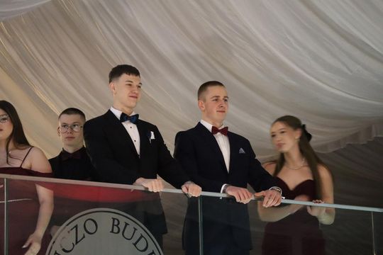 Chełm. Studniówka Zespołu Szkół Ekonomicznych i Mundurowych [GALERIA ZDJĘĆ]