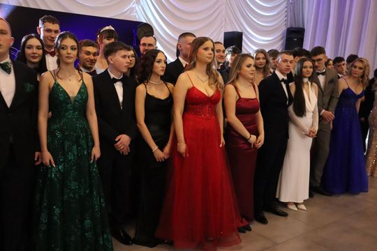 Chełm. Studniówka Zespołu Szkół Ekonomicznych i Mundurowych [GALERIA ZDJĘĆ]