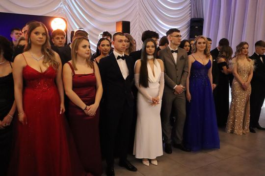 Chełm. Studniówka Zespołu Szkół Ekonomicznych i Mundurowych [GALERIA ZDJĘĆ]