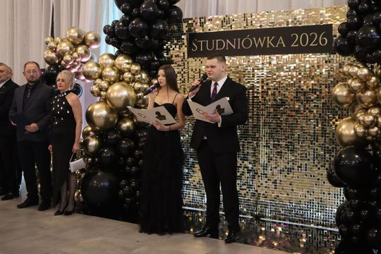 Chełm. Studniówka Zespołu Szkół Ekonomicznych i Mundurowych [GALERIA ZDJĘĆ]