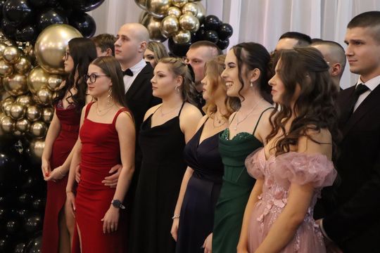 Chełm. Studniówka Zespołu Szkół Ekonomicznych i Mundurowych [GALERIA ZDJĘĆ]