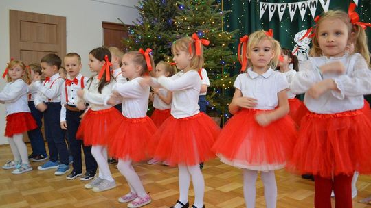 Dzień Babci i Dziadka w Centrum Społeczno-Kulturalnym w Gorzkowie [GALERIA ZDJĘĆ]