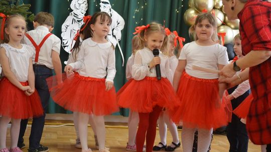 Dzień Babci i Dziadka w Centrum Społeczno-Kulturalnym w Gorzkowie [GALERIA ZDJĘĆ]