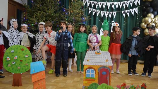 Dzień Babci i Dziadka w Centrum Społeczno-Kulturalnym w Gorzkowie [GALERIA ZDJĘĆ]