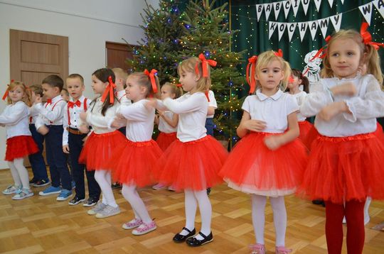 Dzień Babci i Dziadka w Centrum Społeczno-Kulturalnym w Gorzkowie [GALERIA ZDJĘĆ]